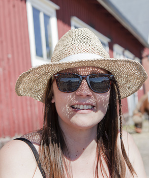 En kvinna i solen